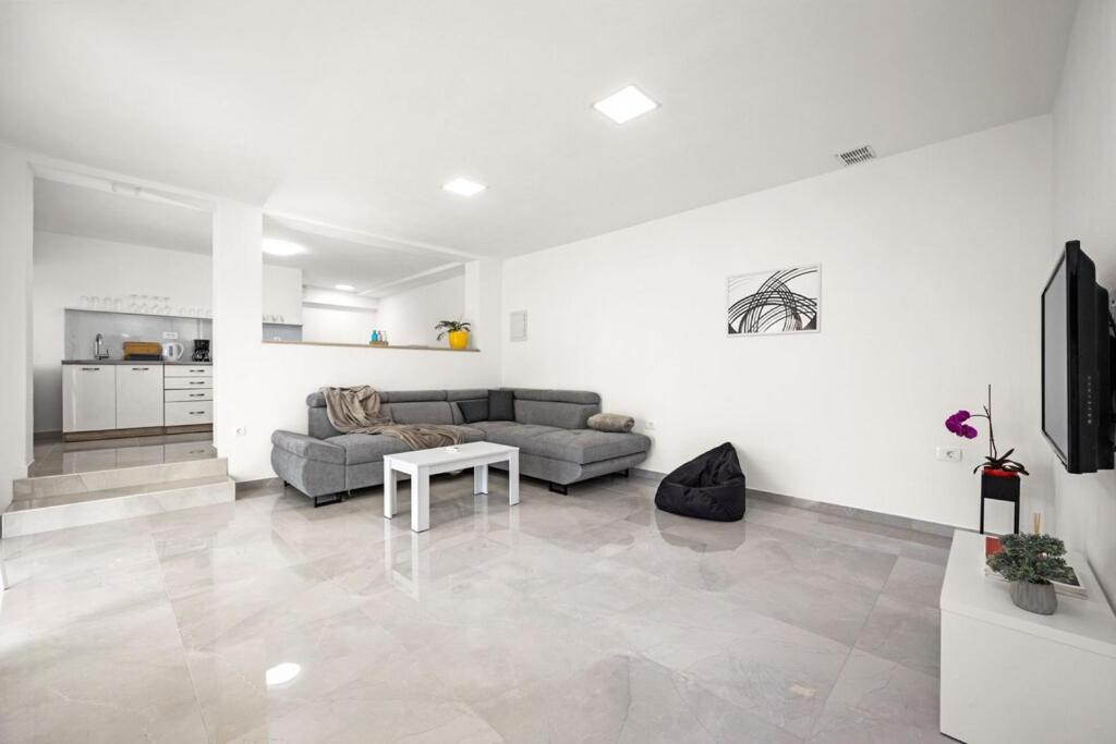 Apartment Olive Garden Near Pula 3 Km From Center And Only 4 Km From The Beach For 4 Persons ภายนอก รูปภาพ