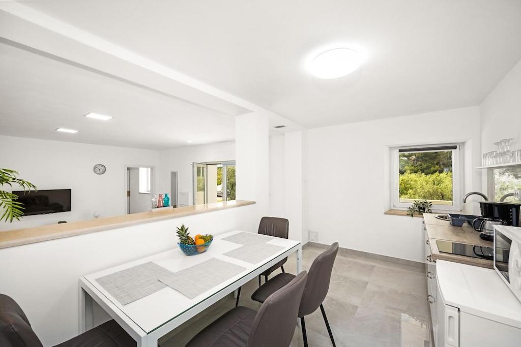 Apartment Olive Garden Near Pula 3 Km From Center And Only 4 Km From The Beach For 4 Persons ภายนอก รูปภาพ