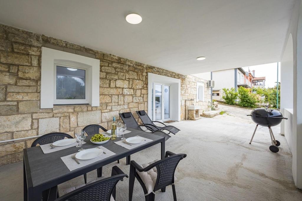 Apartment Olive Garden Near Pula 3 Km From Center And Only 4 Km From The Beach For 4 Persons ภายนอก รูปภาพ
