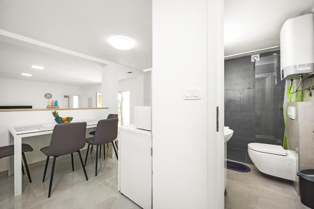Apartment Olive Garden Near Pula 3 Km From Center And Only 4 Km From The Beach For 4 Persons ภายนอก รูปภาพ